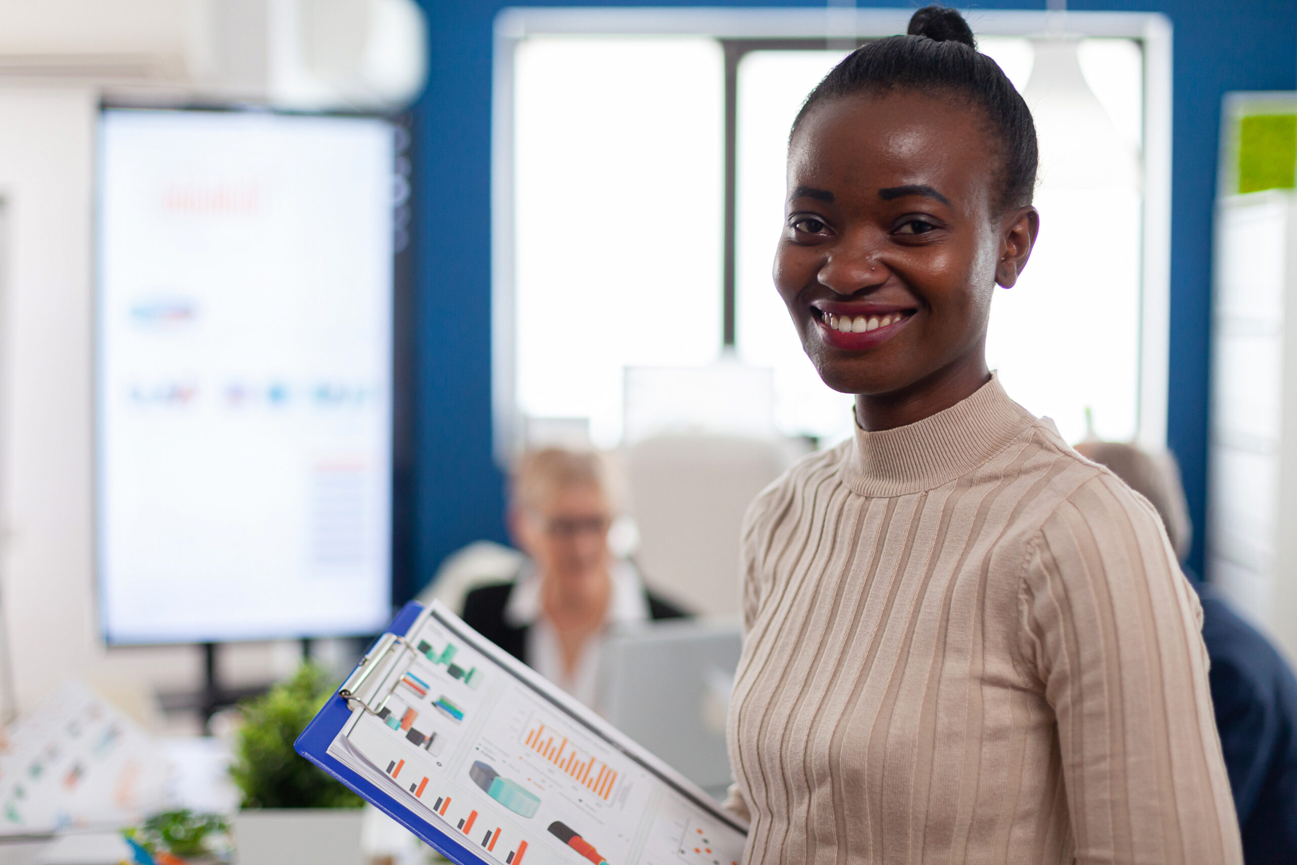 Femme manager dirigeant une équipe